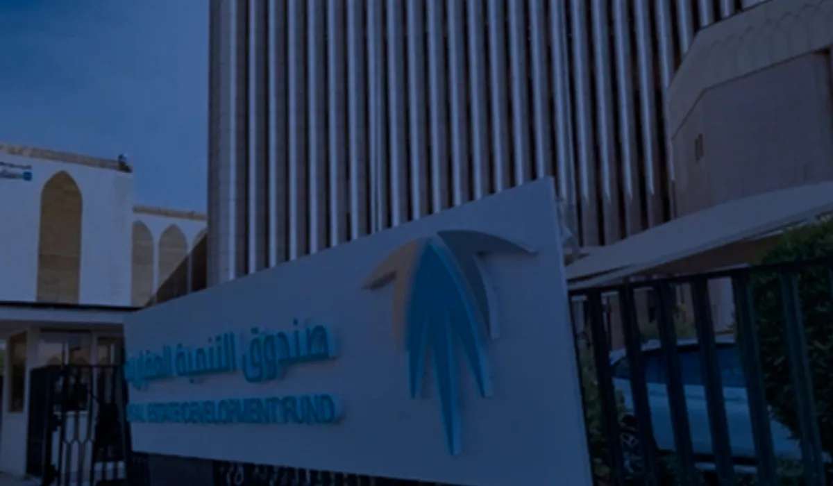 حساب خدمة المستفيدين يرد على استفسار بشأن تمديد الدفعات بالصندوق العقاري