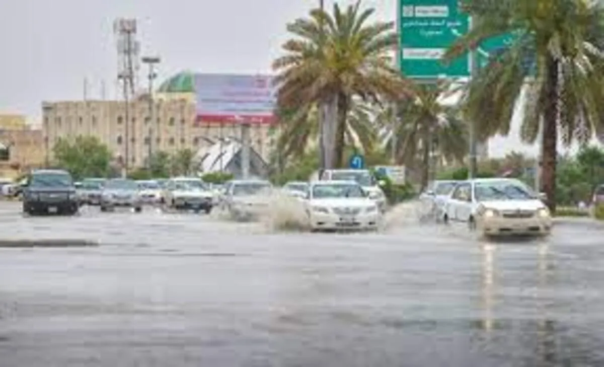 أمطار غزيرة على العاصمة الرياض مركز الأرصاد يطلق الإنذار الأحمر