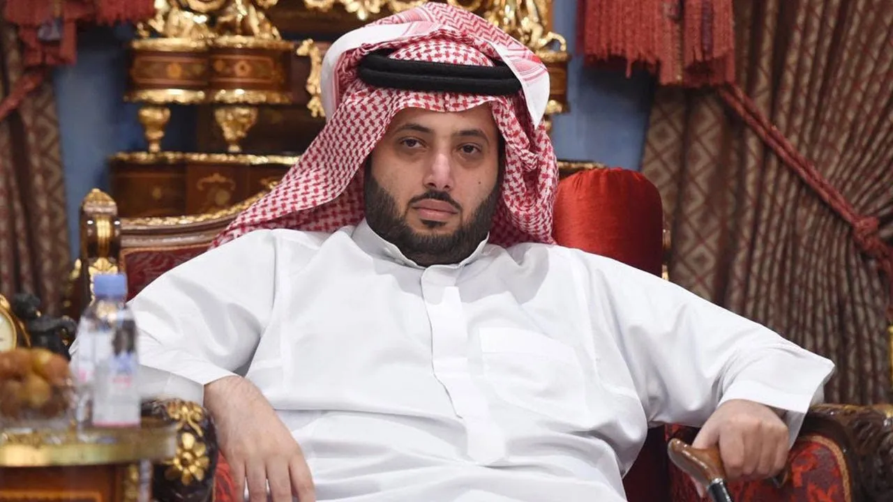 تركي آل الشيخ يعلن إغلاق بوليفارد سيتي اليوم لتجاوز عدد الزوار 200 ألف زائر