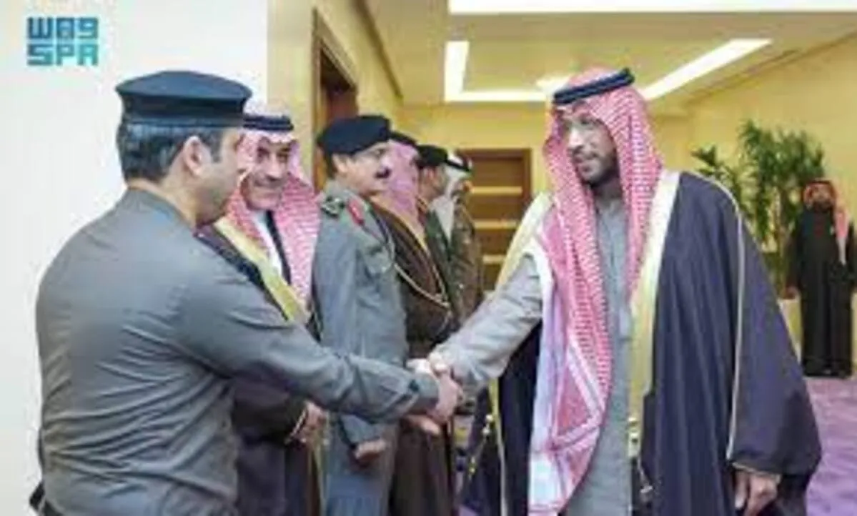بعد صدور أوامر ملكية بالتعيين نائب أمير منطقة عسير يستقبل فى مطار أبها الدولي