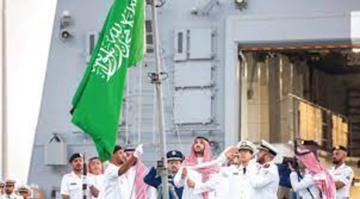 وزير الدفاع السعودي يشهد تدشين سفينة جلالة الملك جازان