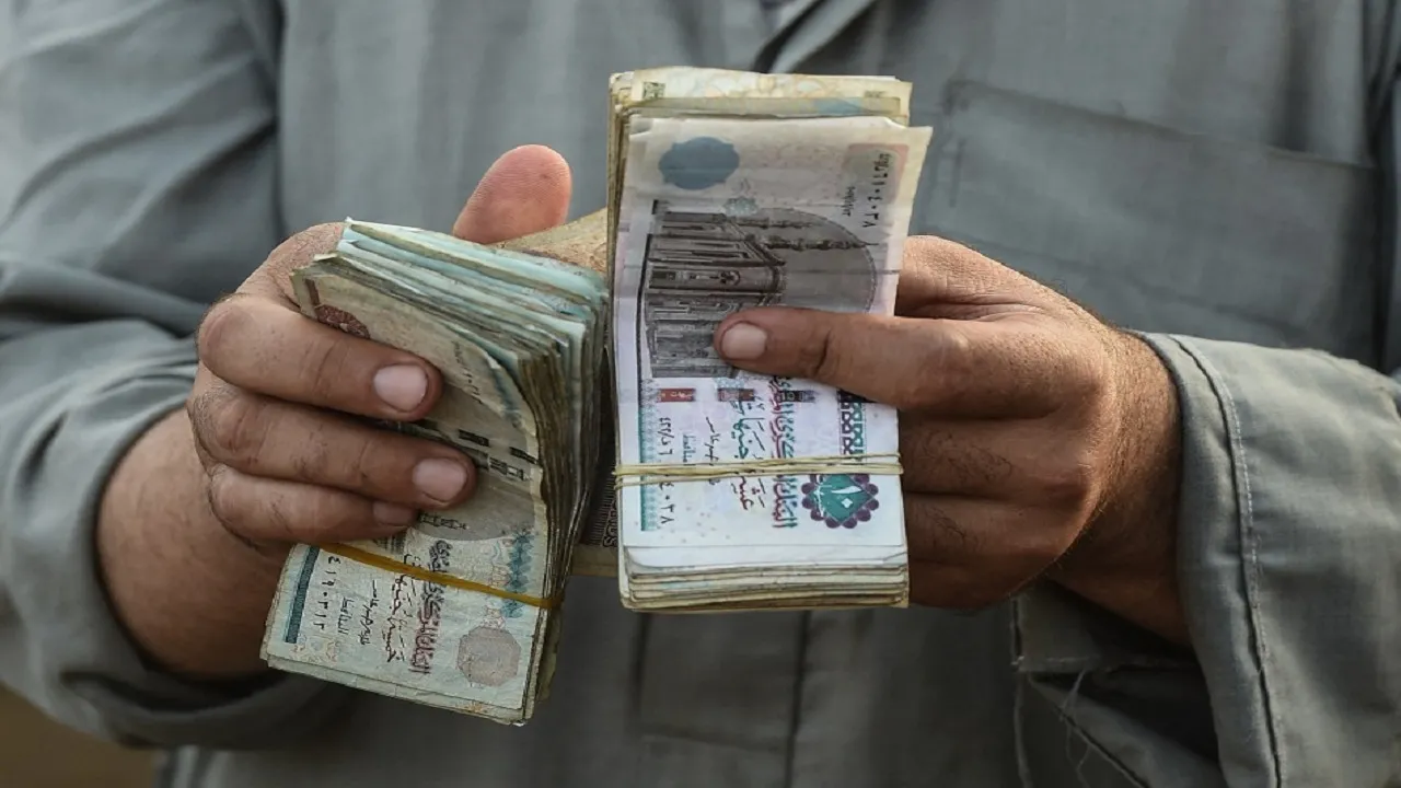 تصل إلى 6000 جنيه.. متى يتم تطبيق الحد الادني للاجور 2024 للعاملين بالدولة؟