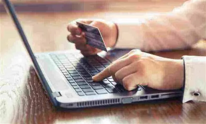 الموارد البشرية تعلن عن خطوات تجديد رخصة العمل عبر منصة قوى الإلكترونية 1445ه‍