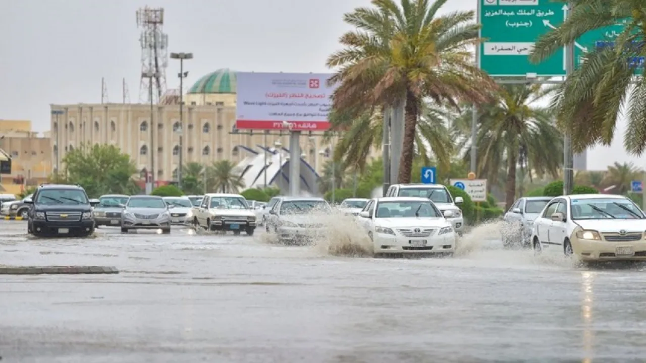 “الأرصاد” تُحذر من حالة الطقس اليوم  أمطار غزيرة ورياح على هذه المناطق