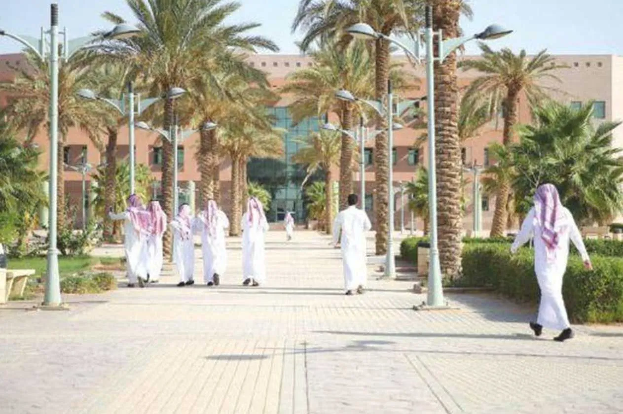 اعتبارًا من العام الحالي.. “جامعات المملكة” تبدأ تسجيل الطلاب والطالبات في نظام دراسة التخصصين 