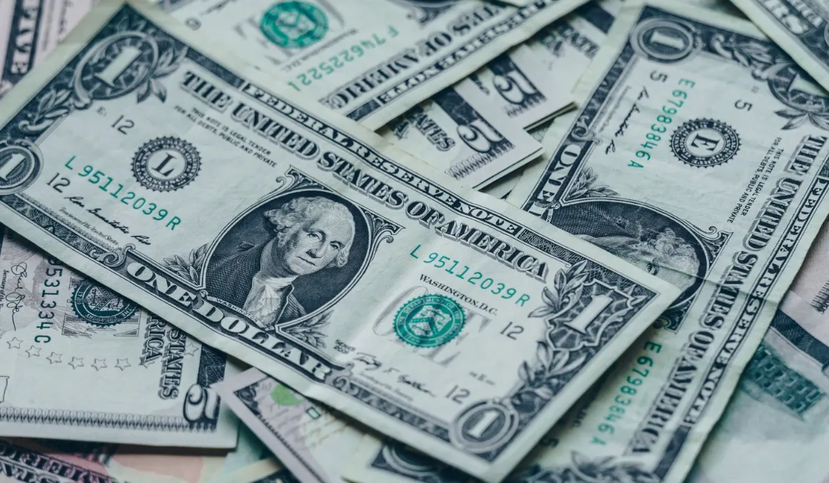 مفاجاأه في سعر الدولار اليوم مقابل الجنيه المصري والسوق السوق تشهد ارتفاعًا جديدًا