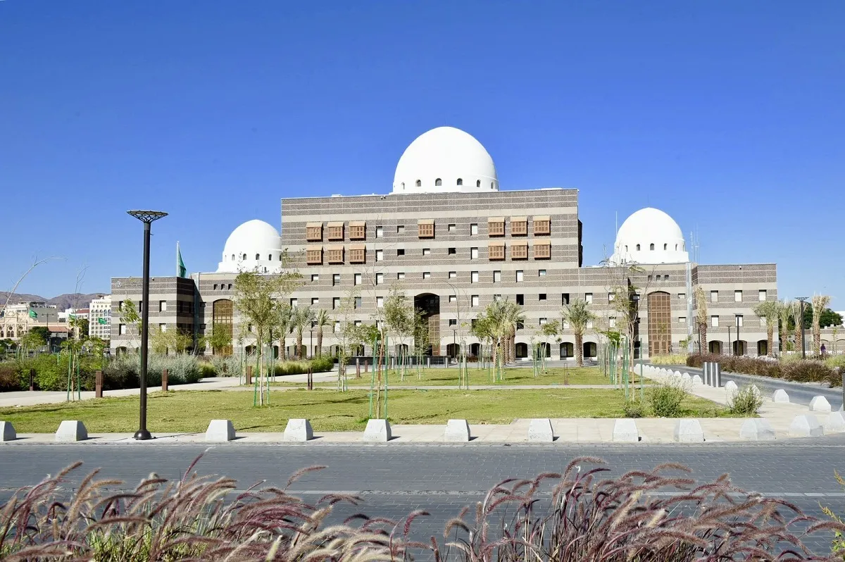 أمانة المدينة المنورة تتفتح مشروعين للطرق لتسهيل الحركة المرورية للمسجد النبوي