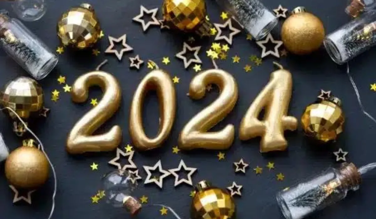 عبارات تهنئة بالعام الجديد 2024 وأجمل رسائل رأس السنة للأهل والأصدقاء