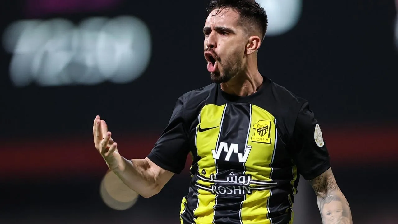 الدوري البرازيلي يفتح أبوابه أمام كورنادو بعد الرحيل عن الاتحاد السعودي