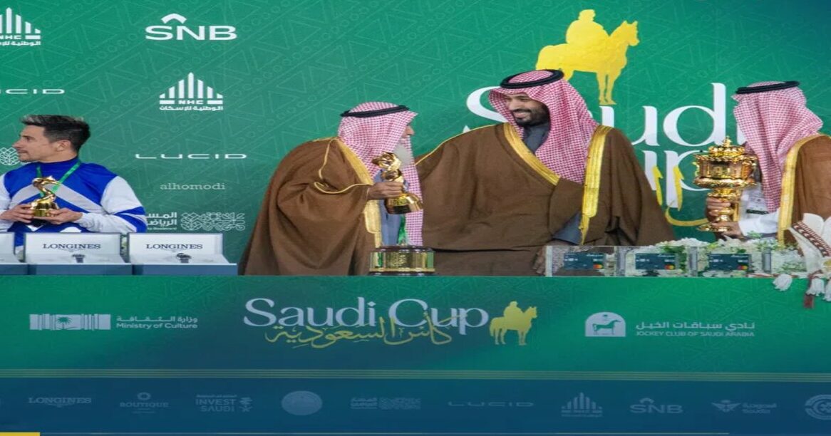 “مين صاحب المركز الأول؟ ” .. ولي العهد يتوج الفائزين بكأس السعودية 2024