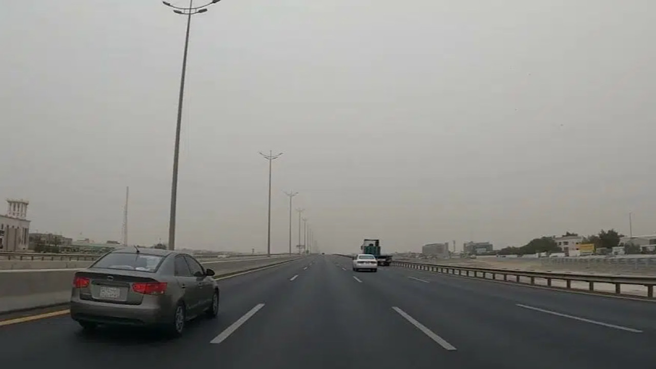 “أمانة المنطقة الشرقية” تعلن عن بدء أعمال صيانة طريق الظهران الجبيل