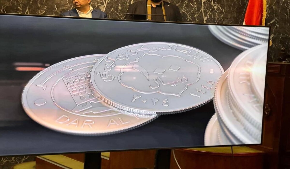 عاجل.. رغم التحذيرات من البنك المركزي إصدار العملة اليمنية الجديدة فئة الـ  100 ريال