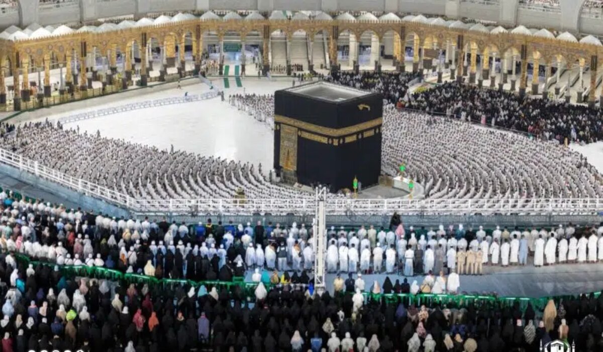 “بعد التعديل” .. جدول الأئمة في صلاتي التراويح والتهجد خلال رمضان بالمسجد الحرام رمضان ١٤٤٥