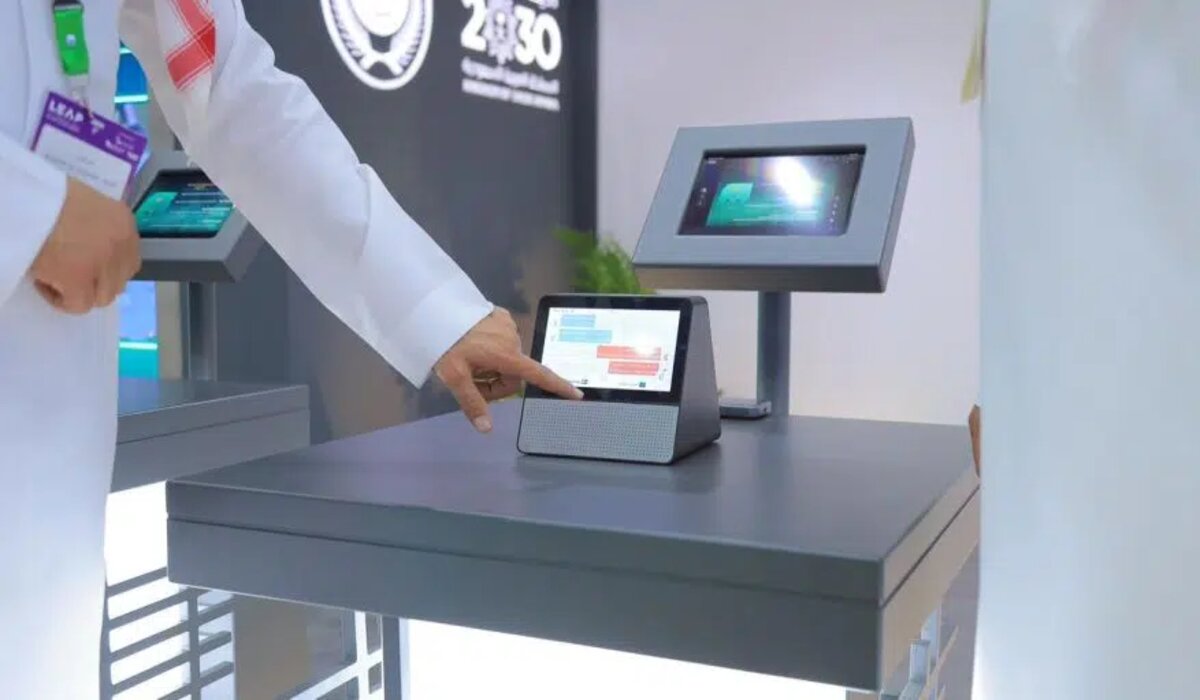 عاجل .. الجوازات تستعرض مميزات جهاز ترجمة ثنائية اللغة في مؤتمر ليب 2024
