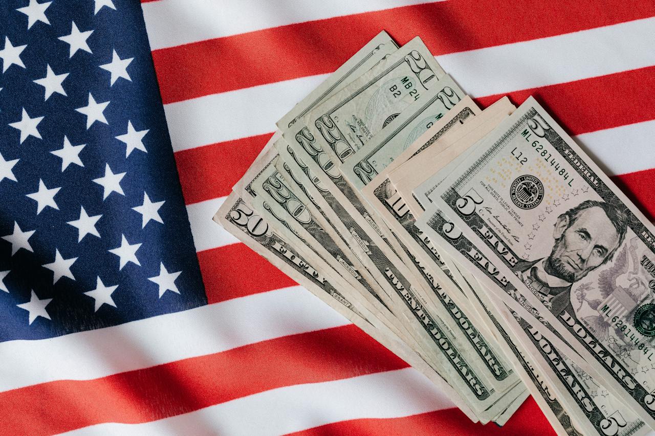 سعر الورقة بالعراقي اليوم الخميس 21 مارس 2024 في بداية التعاملات الصباحية