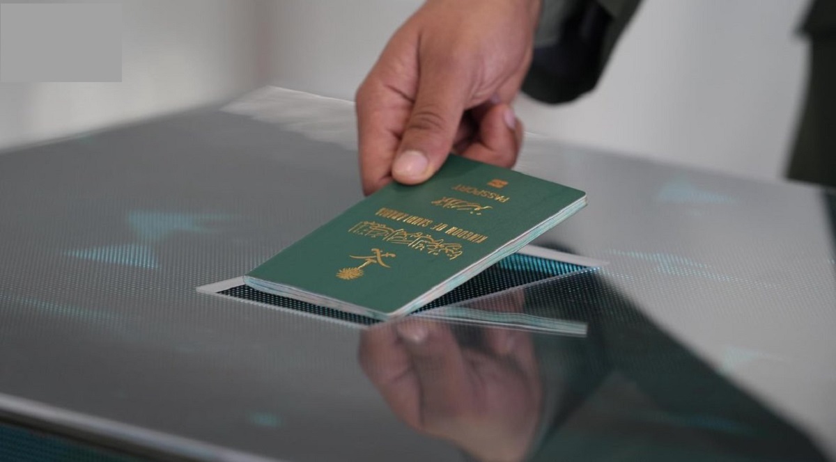 وزارة الداخلية .. الجوازات تقوم بتدشين المرحلة الأولى من البوابات الإلكترونية في هذه المطارات