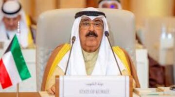أمير الكويت يعلن حل مجلس الأمة ووقف العمل ببعض بنود الدستور