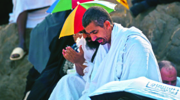 السعودية تحذر من صيف شديد الحرارة في موسم الحج 2024