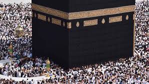 الحجاج المتعجلون يبدأون في رمي الجمرات ويؤدون طواف الوداع
