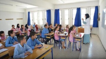 وزارة التربية الوطنية توضح موعد الدخول المدرسي بالجزائر 2025 والعطل الرسمية