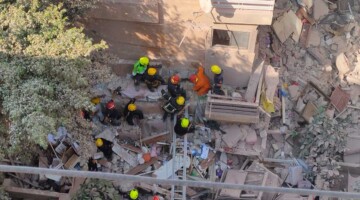 انهيار عقار ارض الجولف مكون من 6 طوابق.. ضحايا وسيارات محطمة
