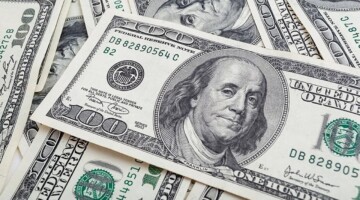سعر الدولار اليوم في البنك الأهلي الأحد 15 سبتمبر 2024.. استقرار أم ارتفاع قريب؟