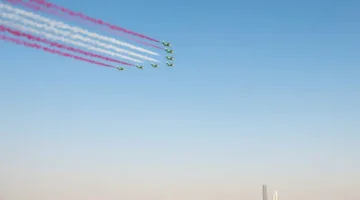 عروض جوية تضئ سماء حديقة ام عجلان بحي القيروان احتفالات اليوم الوطني