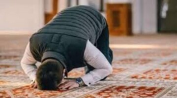 أطلق مجموعة من الشباب المغربي مبادرة تحت شعار رجع تصلي