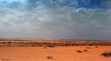 تصحيح أمير الكويت نطق اسم صحراء الدهناء لمديرة القمر الصناعي الكويتي