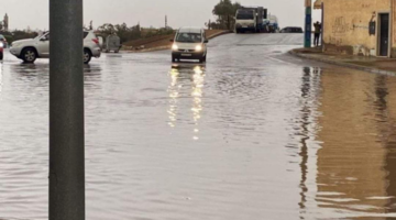 عاصفة رعدية يوم عصيب في المغرب والسيول تهدم منازل طاطا