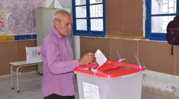 مؤشرات النتائج الاولية لانتخابات تونس 2024 وأنصار قيس سعيد يحتفلوا بتصدرها