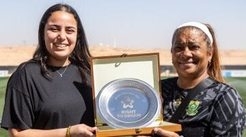 زيارة أسطورة كرة القدم النسائية الأفريقية ديسيريه إلينز لنادي مسار