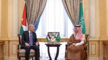 وزيرا خارجية السعودية والأردن يناقشان تعزيز التعاون وتطورات غزة خلال لقاء في الرياض
