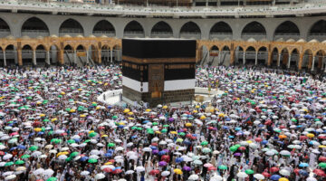 عقوبات قاسية تنتظر مخالفي الحج: حظر دخول السعودية لـ10 سنوات!