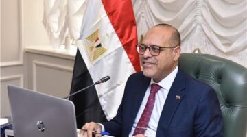 عاجل: وزير العمل يعلن عن 558 فرصة عمل جديدة في السعودية