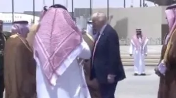 الرئيس الأمريكي يغادر السعودية متوجهاً إلى قطر كثاني محطة في جولته الخليجية