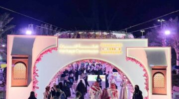 السعودية تُعلن دعماً مالياً لإنتاج مليارَيْ وردة طائفية في العام المقبل.