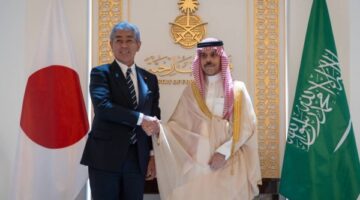 وزير الخارجية السعودي يستقبل نظيره الياباني تكيشي إيوايا في لقاء دبلوماسي مفيد
