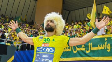 جماهير الخليج تُعزز حضورها القوي في الحدث الكبير بأداء مميز ومؤثر.