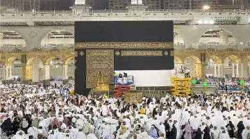 رسوم جديدة لأداء العمرة في السعودية: اكتشف المبلغ المطلوب!