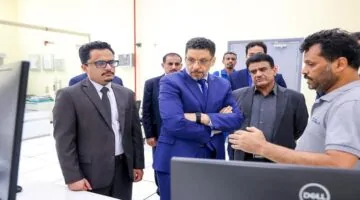 رئيس الوزراء يؤكد تواصلاً مع التحالف لضمان دعم عاجل بالمشتقات النفطية.