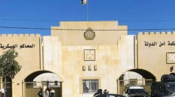 قضت محكمة أردنية بسجن أربعة متهمين لمدة 20 عامًا، بتهمة حيازة أسلحة ومتفجرات.