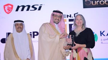 آل هيازع يباشر فعاليات مؤتمر الفيصل للألعاب والابتكار 2025 بقوة وإبداع.