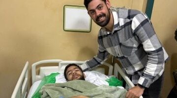 أحمد القندوسى يخلع الجبس بعد نجاح جراحة الساق الجراحية
