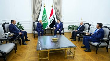 رئيس الوزراء يدعو إلى تعزيز دور الجامعة العربية في مواجهة التحديات الاقتصادية والبيئية والتنموية