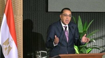 رئيس الوزراء يراقب حادث كسر خط غاز ويأمر بتعويض فوري للضحايا