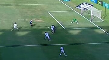 سيramيكا يتقدم على البنك الأهلي بـ”هدف بوبو” في الشوط الأول من بطولة الدوري!