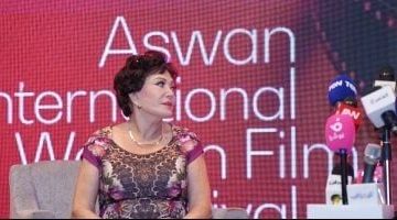 لبلبة تكشف في مهرجان أسوان: السبب الحقيقي وراء رفضها فيلم “النعامة والطاووس”.. شاهد الفيديو