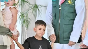 وصول الطفل الفلسطيني محمد حجازي إلى السعودية للعلاج.. بتوجيه خادم الحرمين ورفع ولي العهد