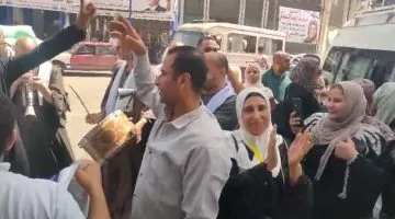 فرحة وأصوات زغرودة في الزقازيق لوداع حجاج القرعة من وزارة السياحة
